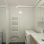 Room In 3-Bedroom With Balcony Lively Area & Restaurants